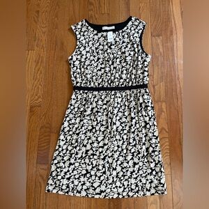 NWT Ann Taylor Loft Black Cream Floral Dress ~ Jersey Feel ~ M